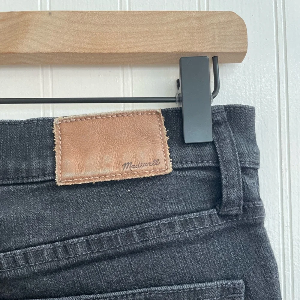 MADEWELL Mid-Rise Roadtripper Skinny Jeans in Black Wash Denim Size 28